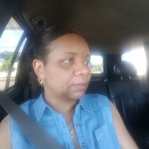 Meet your Posher, Claudia