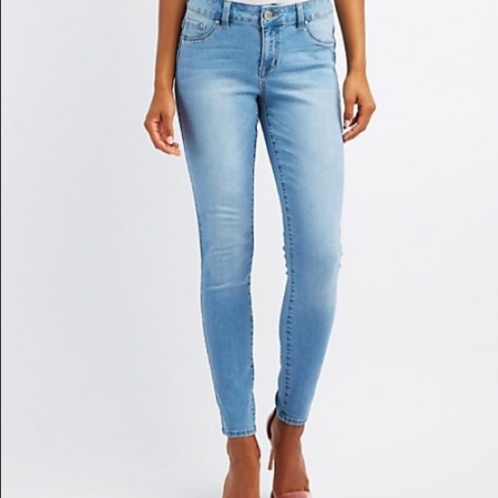 Medium Rise - Medium Denim  - Skinny Jeans