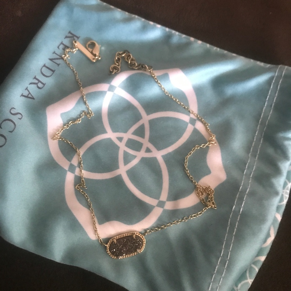 Kendra Scott necklace