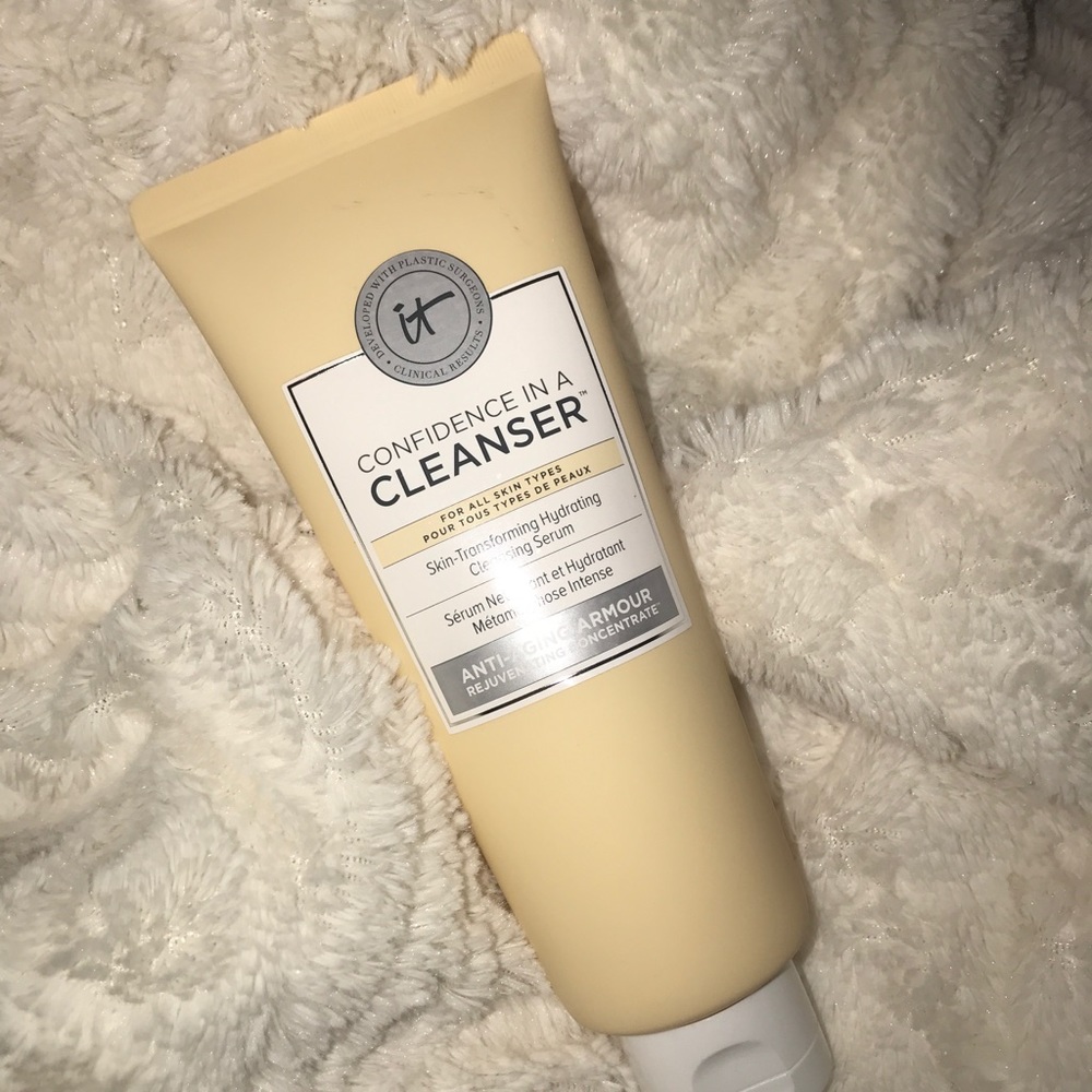 IT Cosmetics Confidence in a Cleanser
