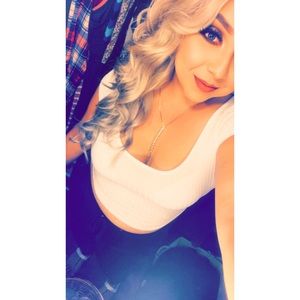 Meet your Posher, April