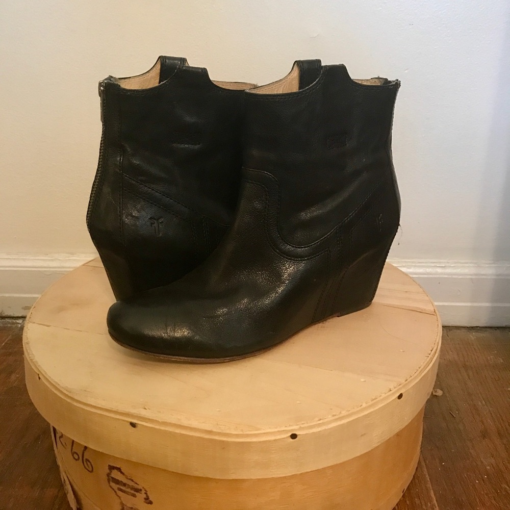 Frye Carson Wedges