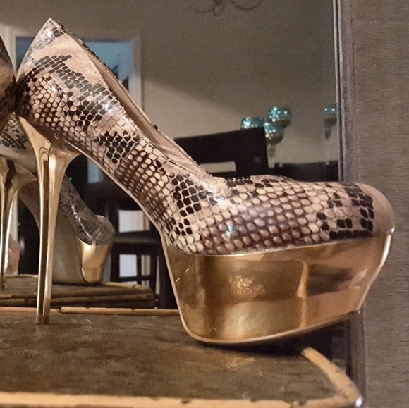 H by Halston from Bakers - Picture 3 of 8