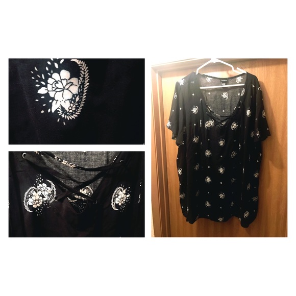 SOLD Torrid Size 3 Blouse with cross cross detail - Picture 1 of 1
