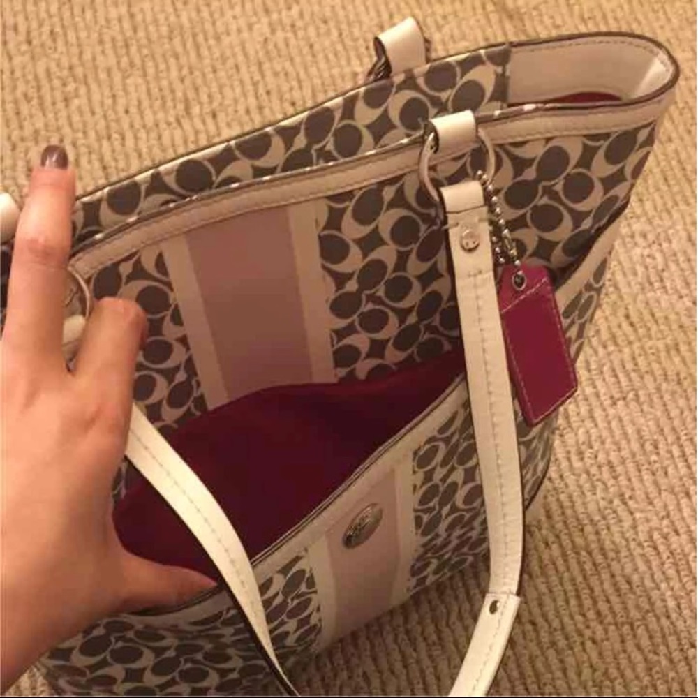 Coach tote - Picture 3 of 4