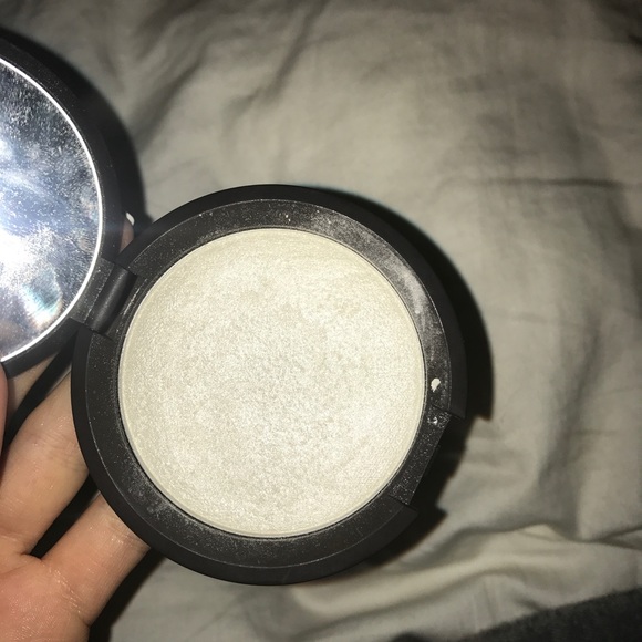 Becca highlighter - Picture 2 of 2