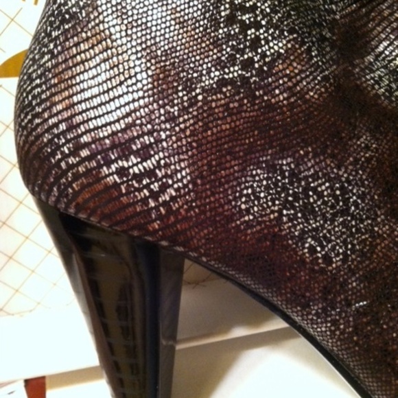 Mini Booties - Picture 2 of 3