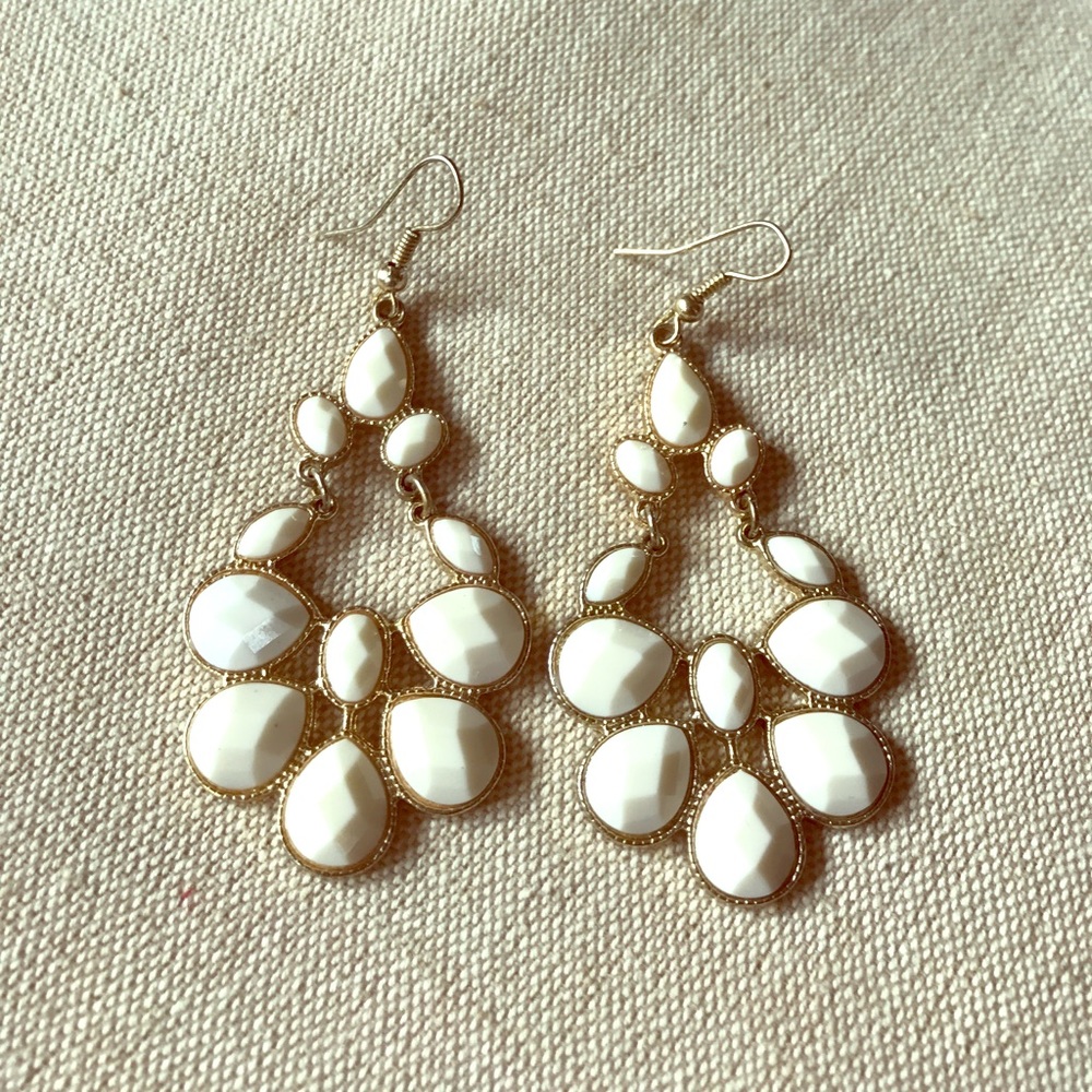 ~posh~ gold earrings with white faceted stones