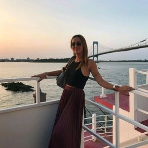 Meet your Posher, Magdalena