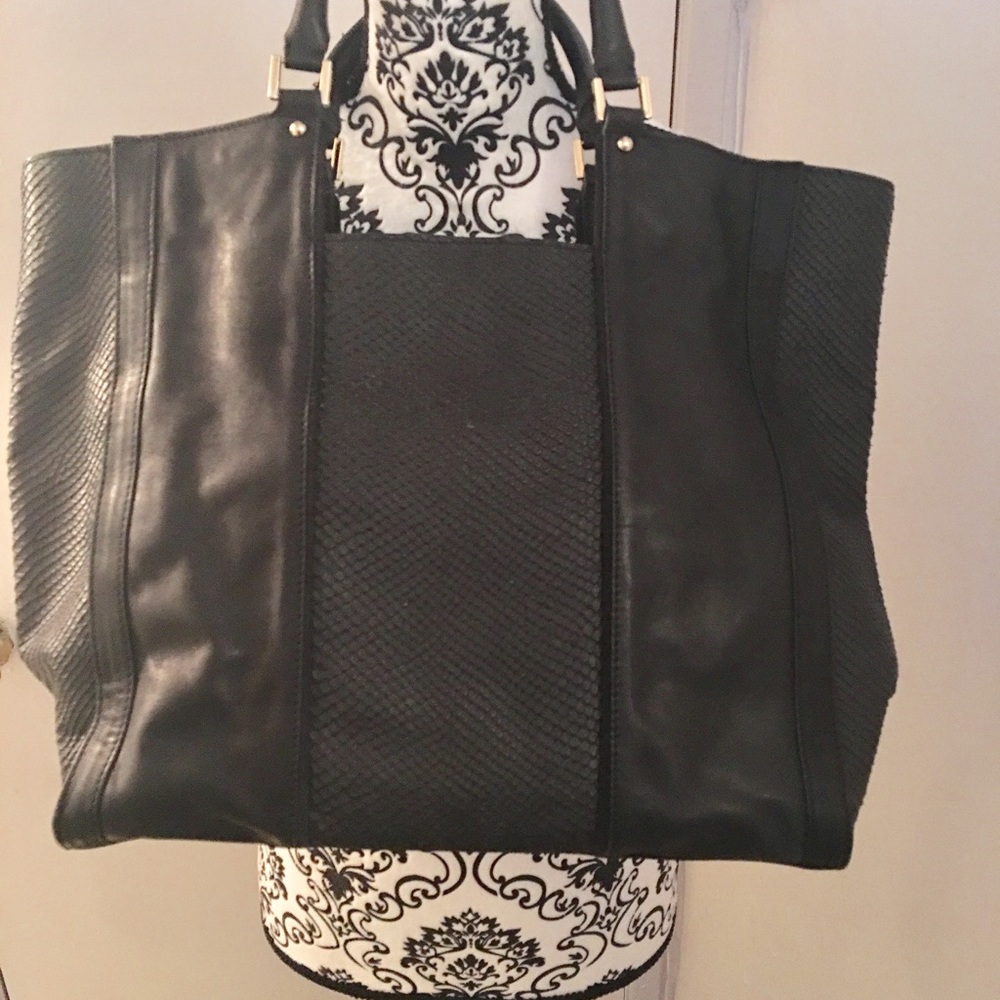 Multi-textured Pour la Victoire leather tote