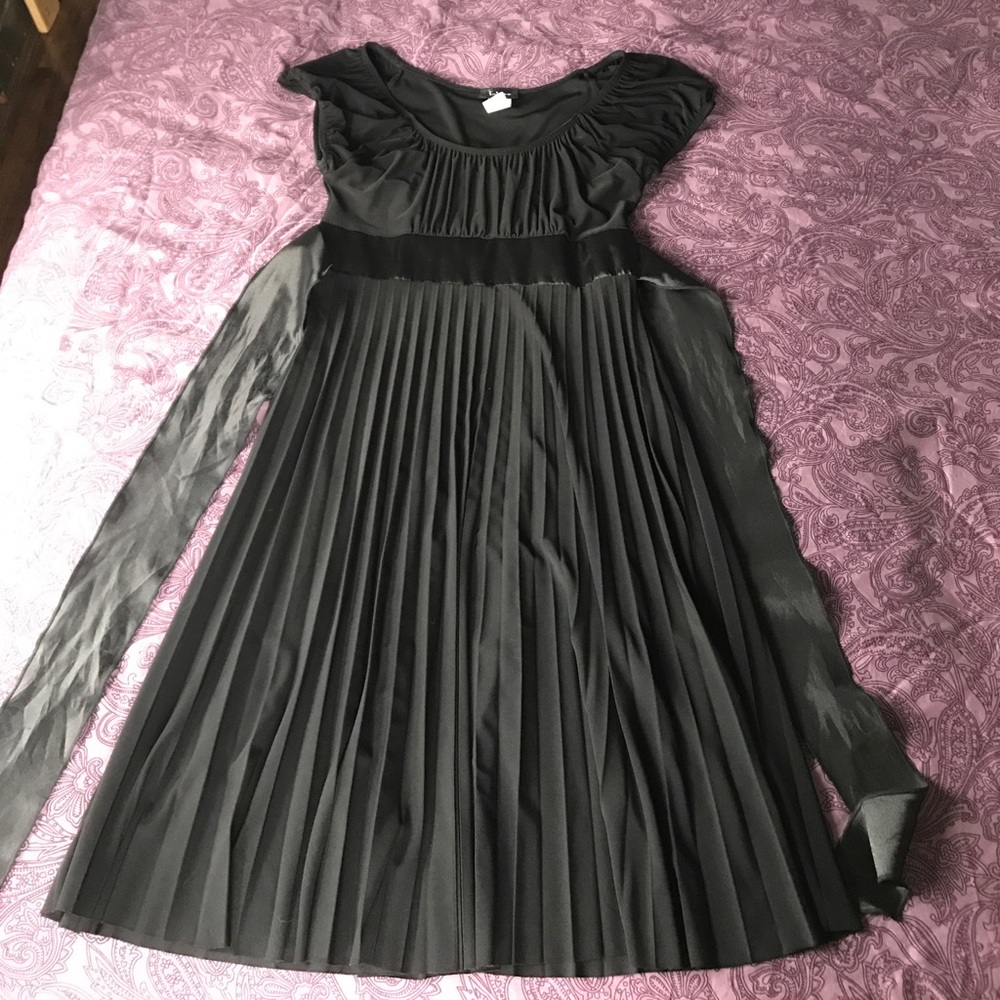 Black pleated dress