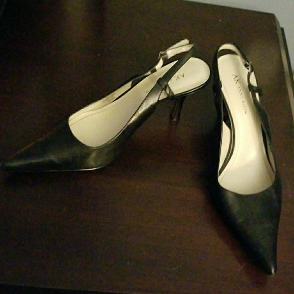 Black Leather pointed sling backs Anne Klein