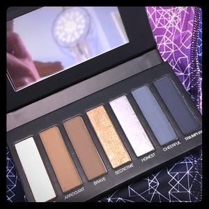 NWOT Younique Eyeshadow Palette 4 LAST CHANCE