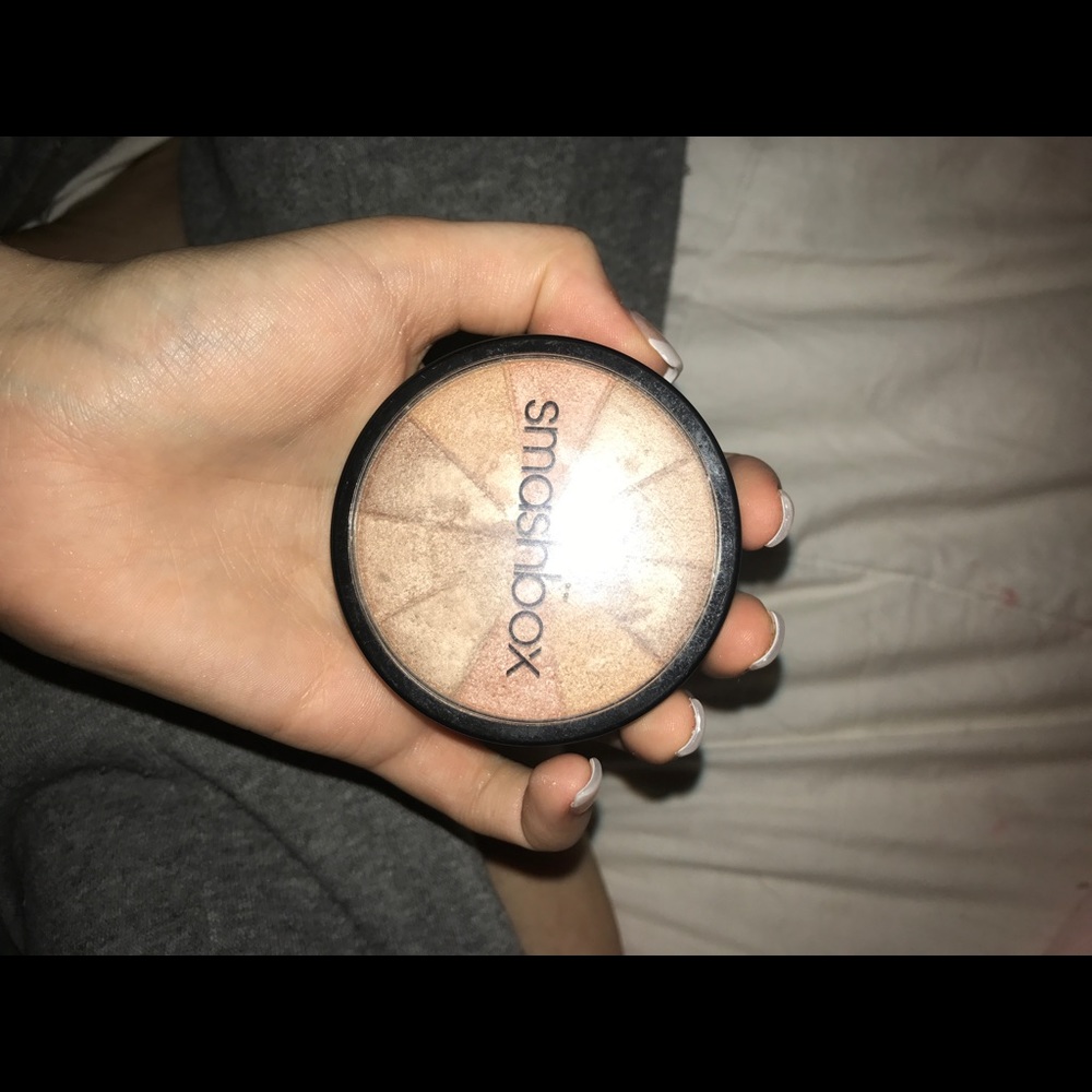 Smash box highlighter!