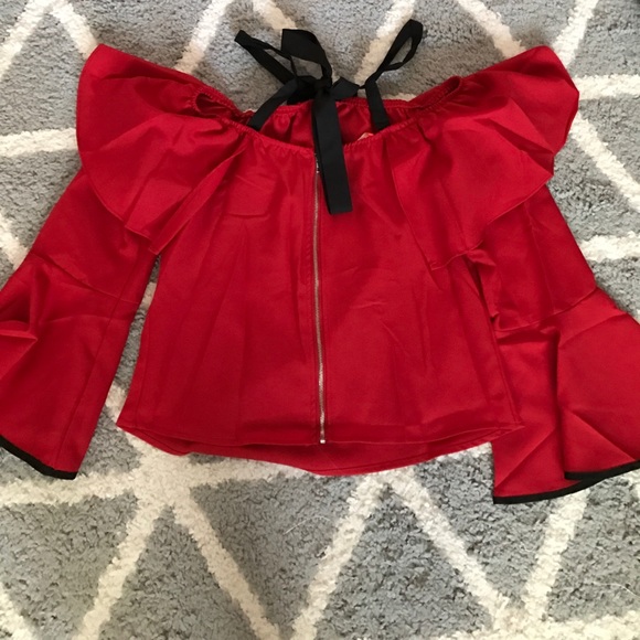 NWOT cold shoulder halter ruffle blouse - Picture 4 of 5