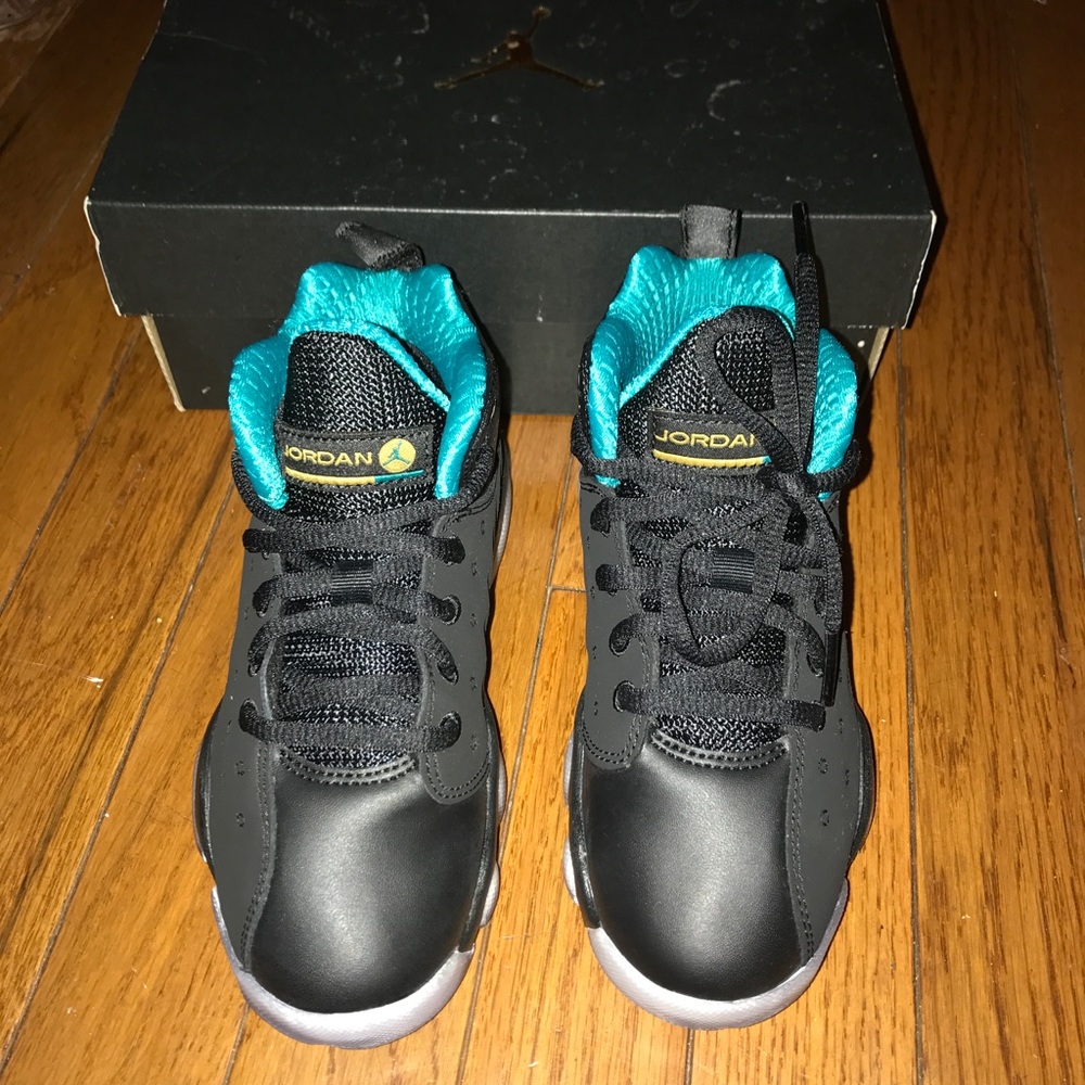 Jordan kids shoes size 12