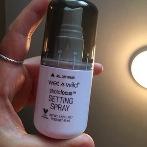 wet n wild setting spray
