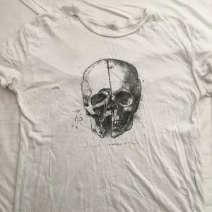 Brandy Melville John colt skull shirt