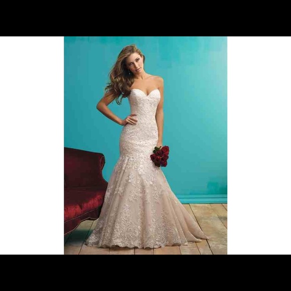 Allure wedding dress style #9261 - Picture 2 of 5