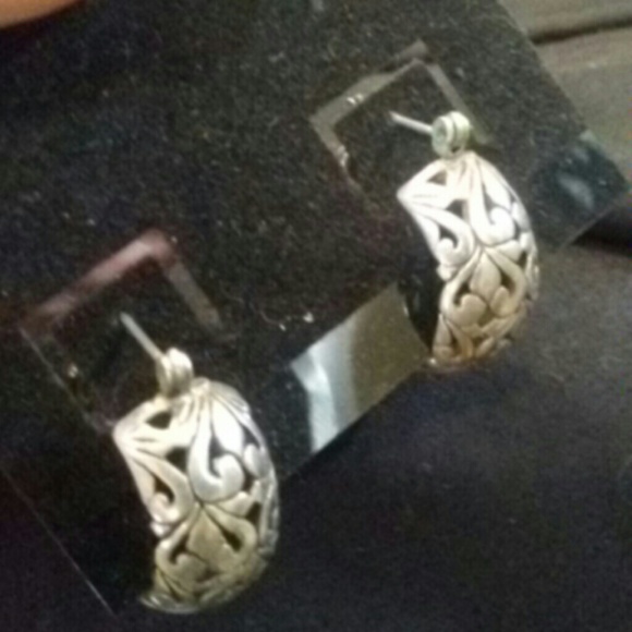 Silver ear rings / nice heavy/ solid silver/ - Picture 1 of 3