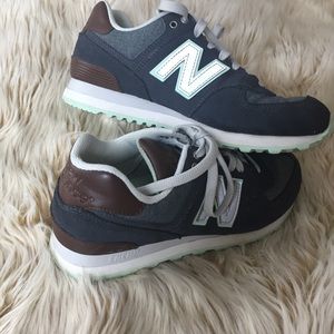 New Balance 574 Classic tennis shoes