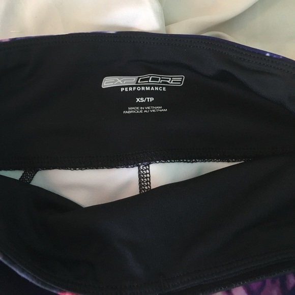 Too small - Picture 3 of 4