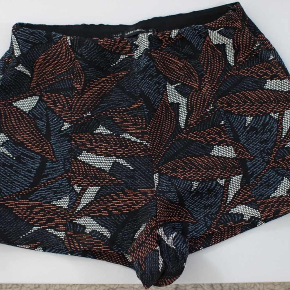 Zara Leaf Printed Shorts