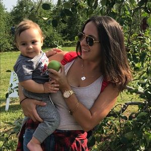 Meet your Posher, Laura