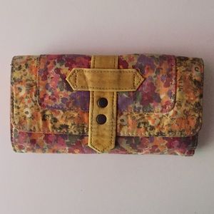 Floral Patterned Wallet (Multicolored)