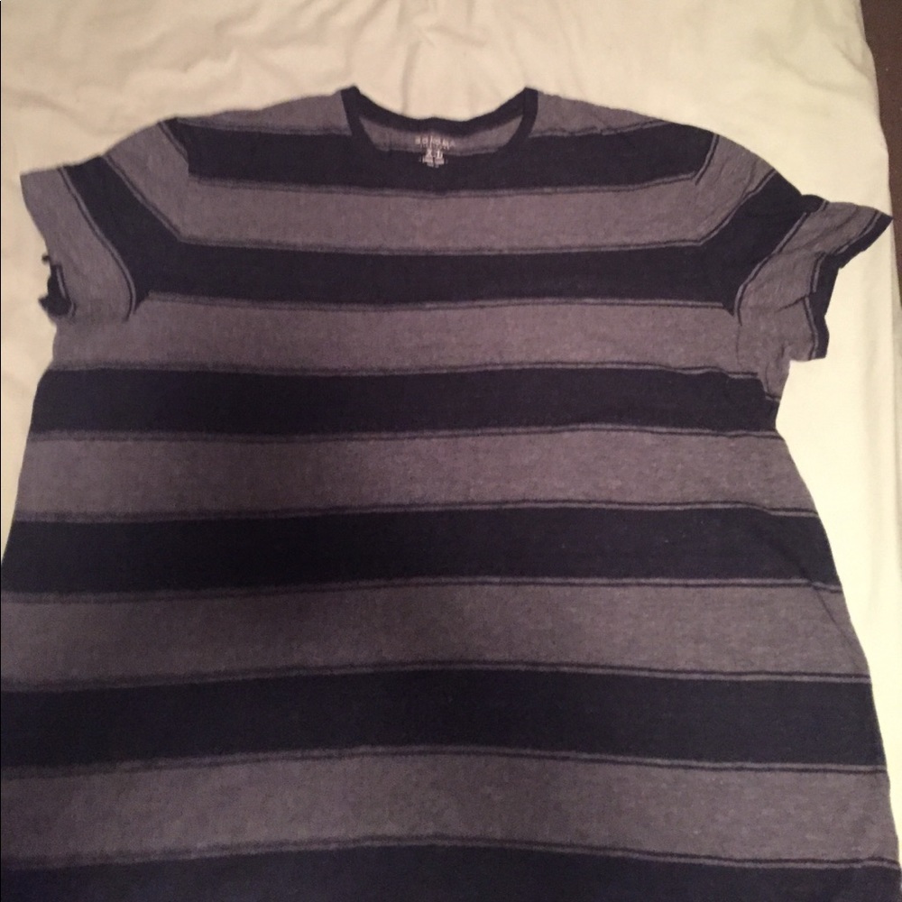 Dark blue and gray short sleeve tee shirt