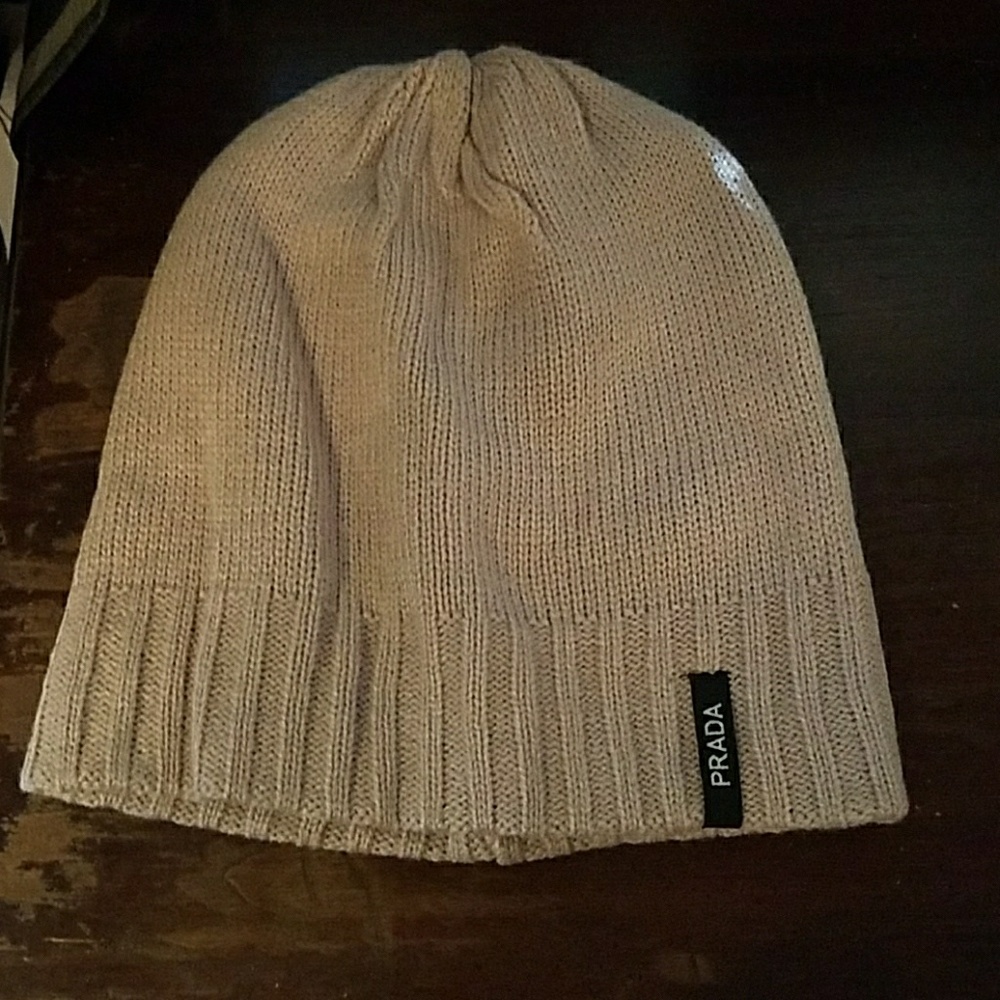 Slouchy beanie hat NEW NEVER WORN tan hat