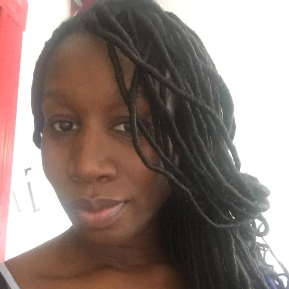 Meet your Posher, Nicole - Picture 6 of 8