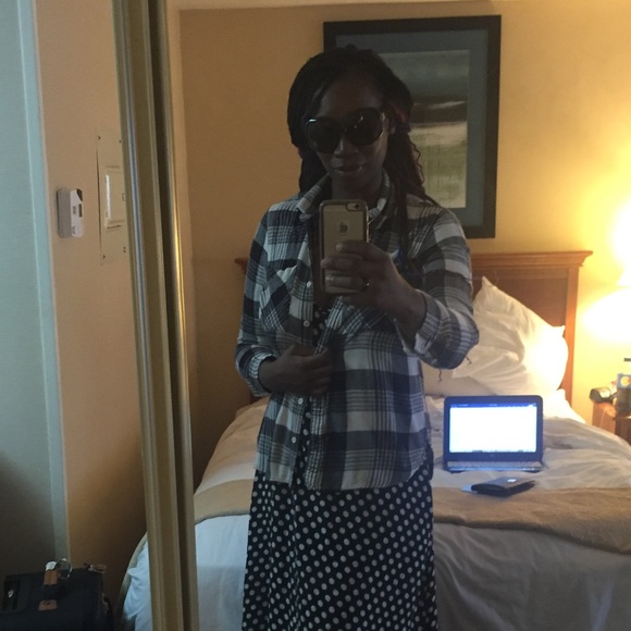 Meet your Posher, Nicole - Picture 5 of 8