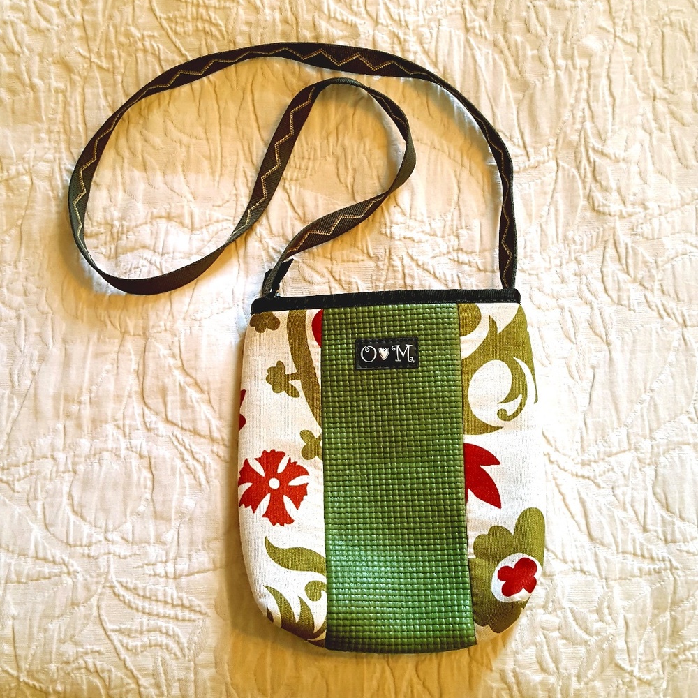 O Loves M Cross body purse