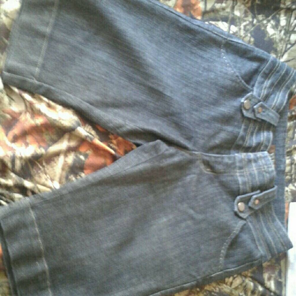 Jeqn capris