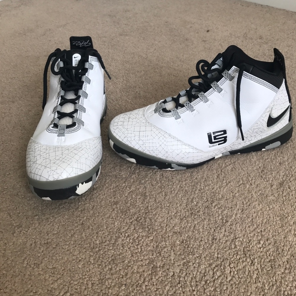 Lebron James Soldier basketball shoes
