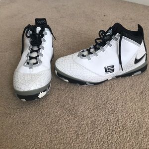 Lebron James Soldier basketball shoes