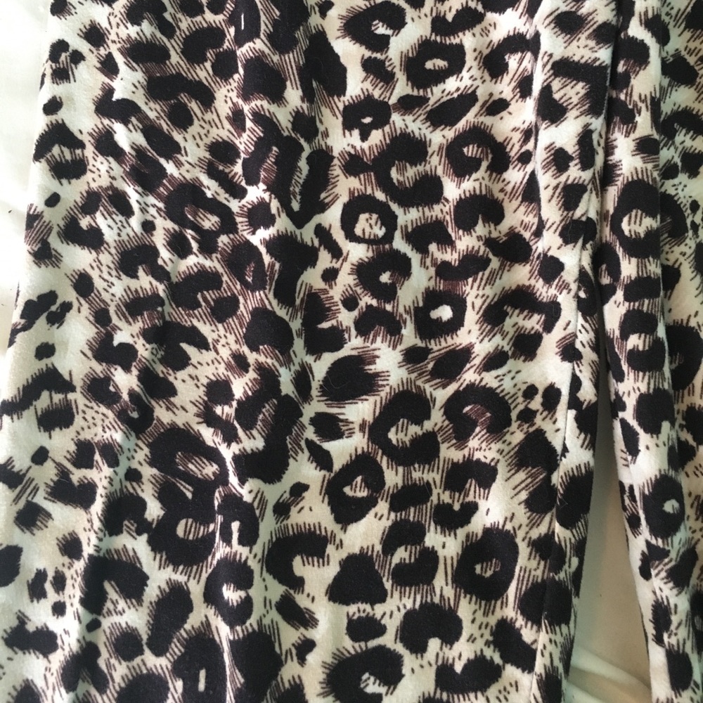 Lightly worn - Picture 2 of 3