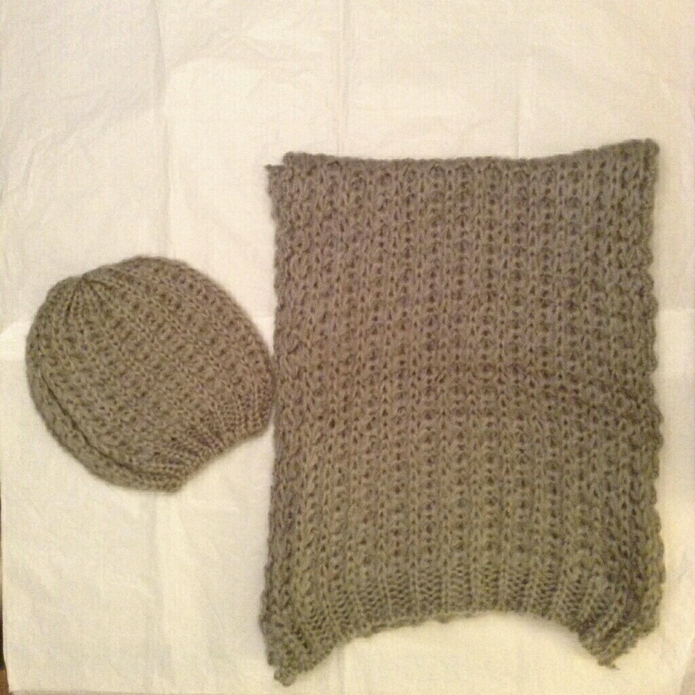 👋Closing today!!Winter Scarf+Hat