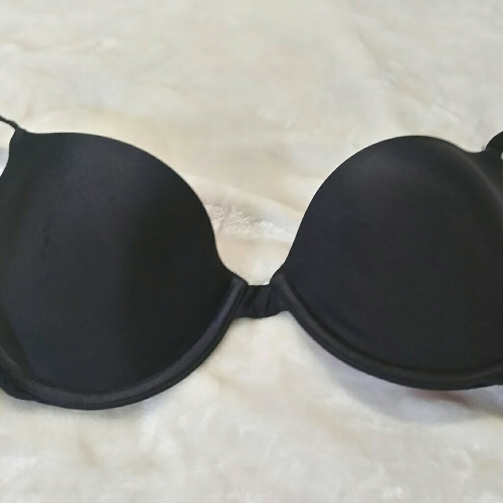 SOLD Wonderbra 36B black style W113 bra