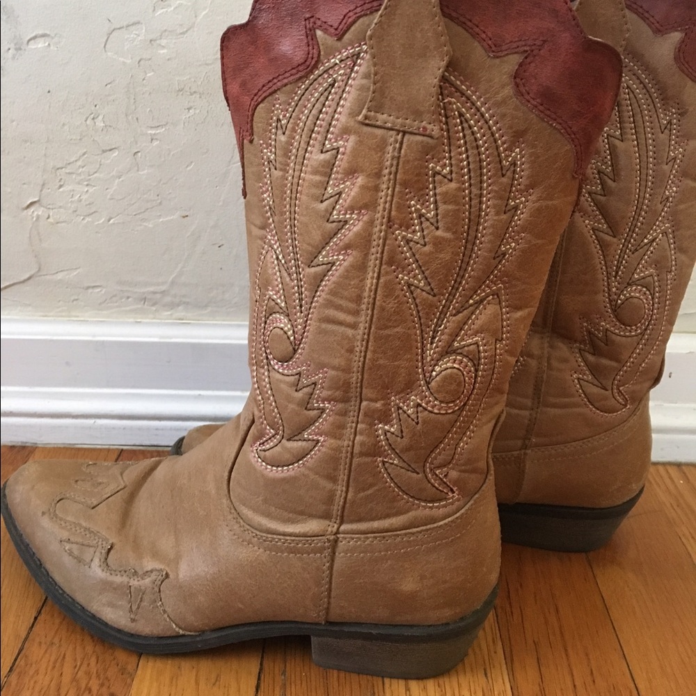 Women's cowboy boots