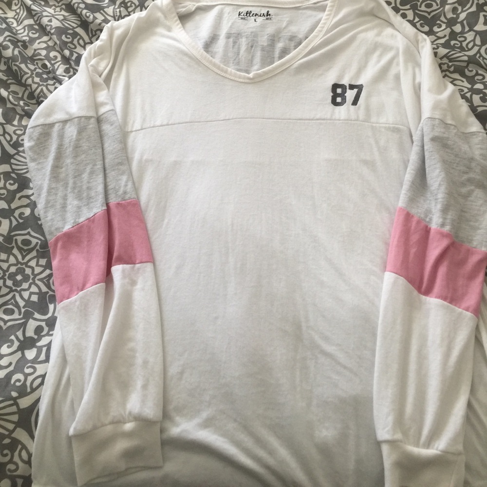 Longsleeved 87 Kittenish Jessie James Decker shirt