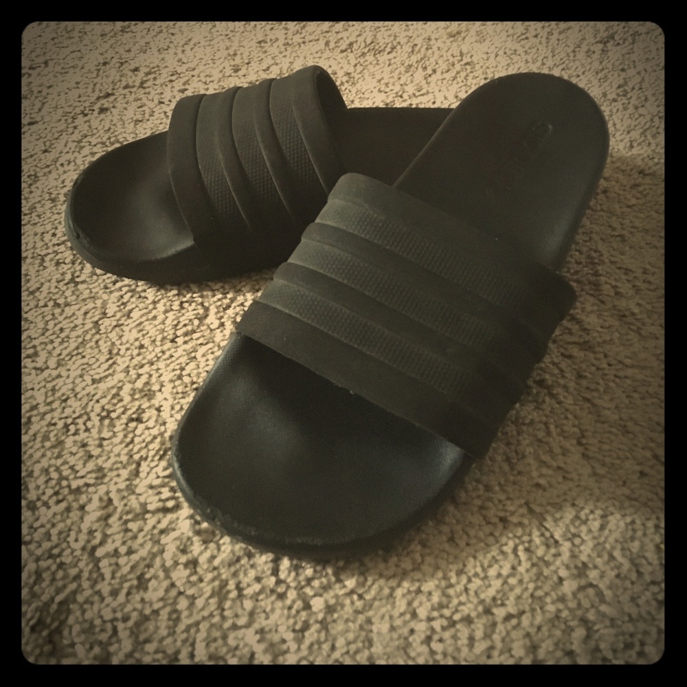 Men's size 7 adidas slides
