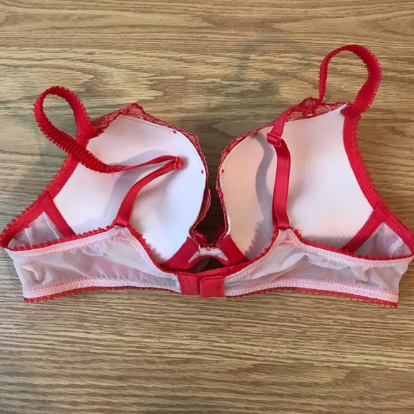 Victoria's Secret Bra - Picture 4 of 6