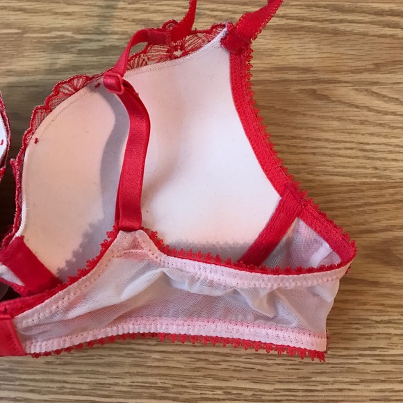 Victoria's Secret Bra - Picture 5 of 6