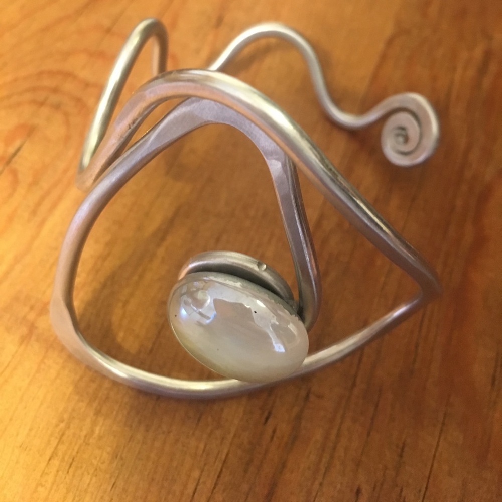 CUFF WITH STONE
