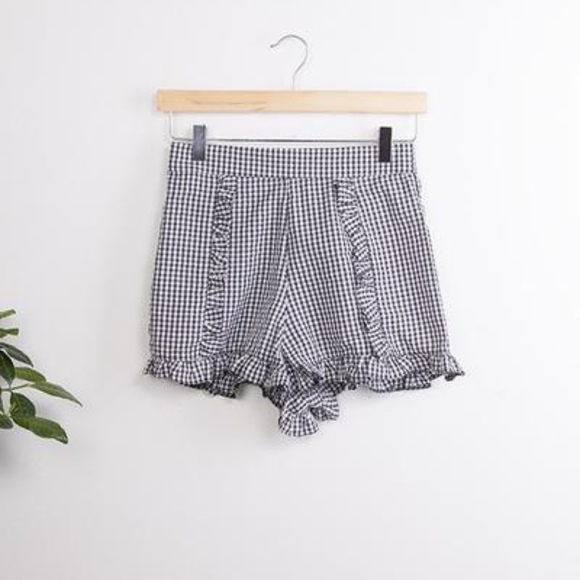 Pants - Gingham ruffle shorts