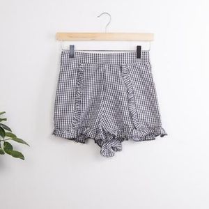 Gingham ruffle shorts