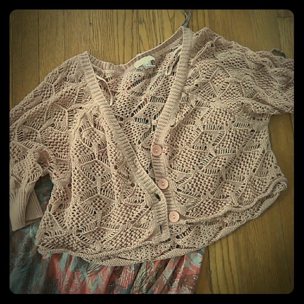 Boutique label: Crocheted cardigan/shrug