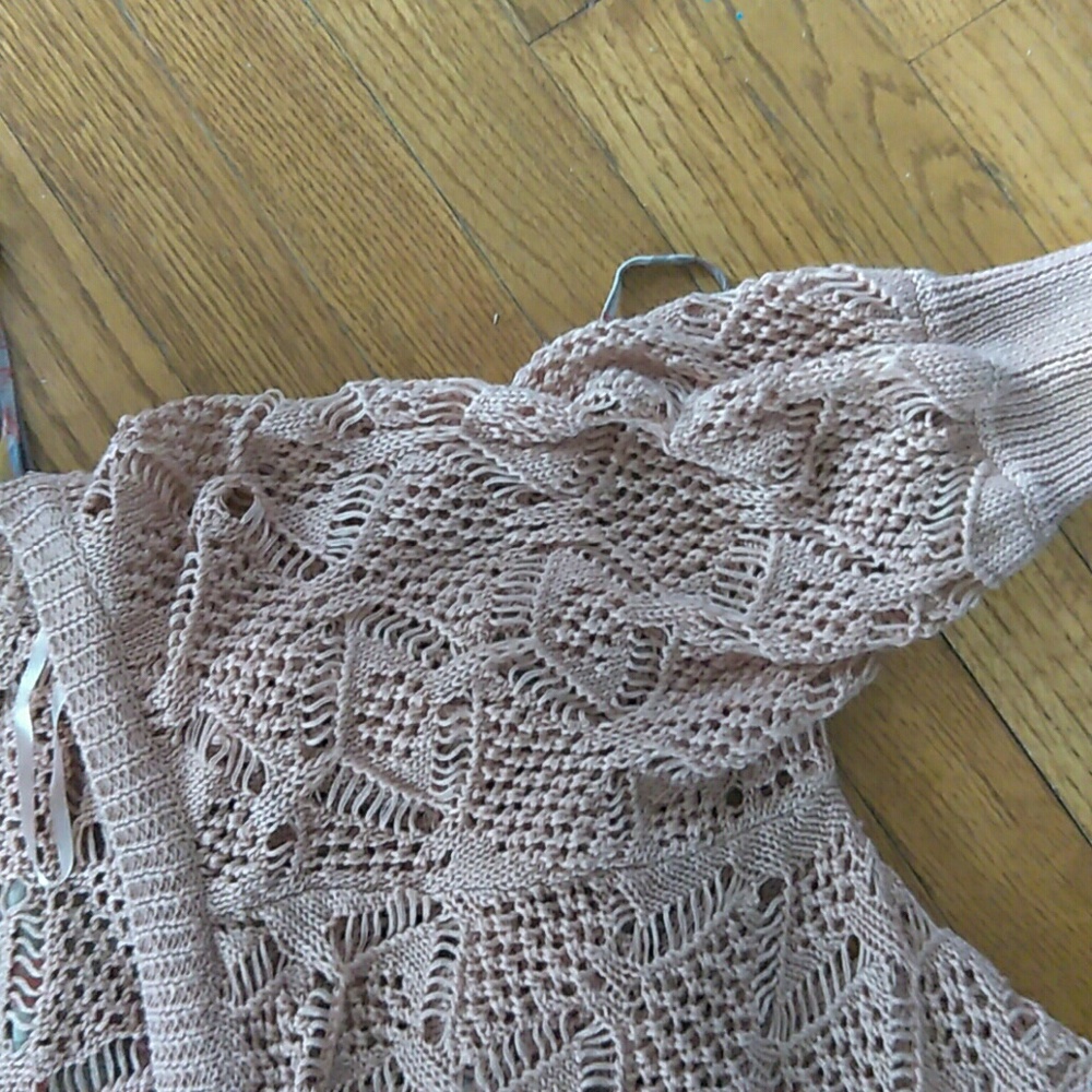 Boutique label: Crocheted cardigan/shrug - Picture 3 of 3